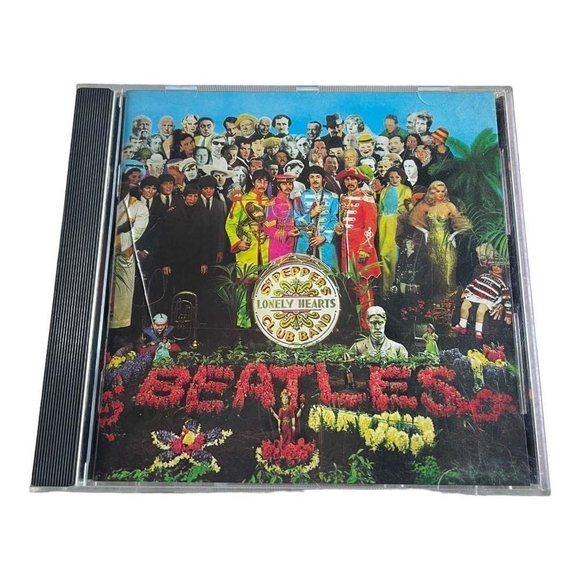 CD  The Beatles ‎- Sgt. Pepper's Lonely Hearts Club Band - Picture 1 of 2